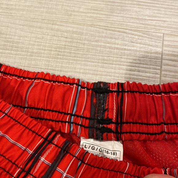 Quicksilver boys swim trunks size large - Picture 2 of 5